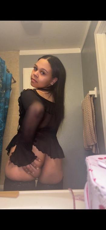 Vanessa , 29  female escort, Lawton